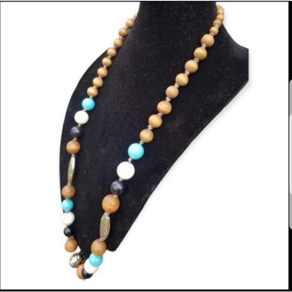 VINTAGE WESTERN STYLE WOOD & ACRYLIC BEADED NECKLACE - Picture 2 of 5